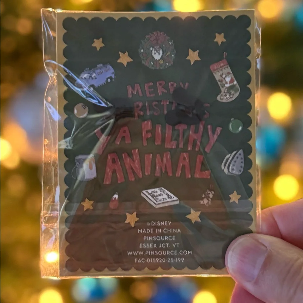 Disney D23 Exclusive Home Alone 35th Anniversary Trading Pin - Picture 3 of 3
